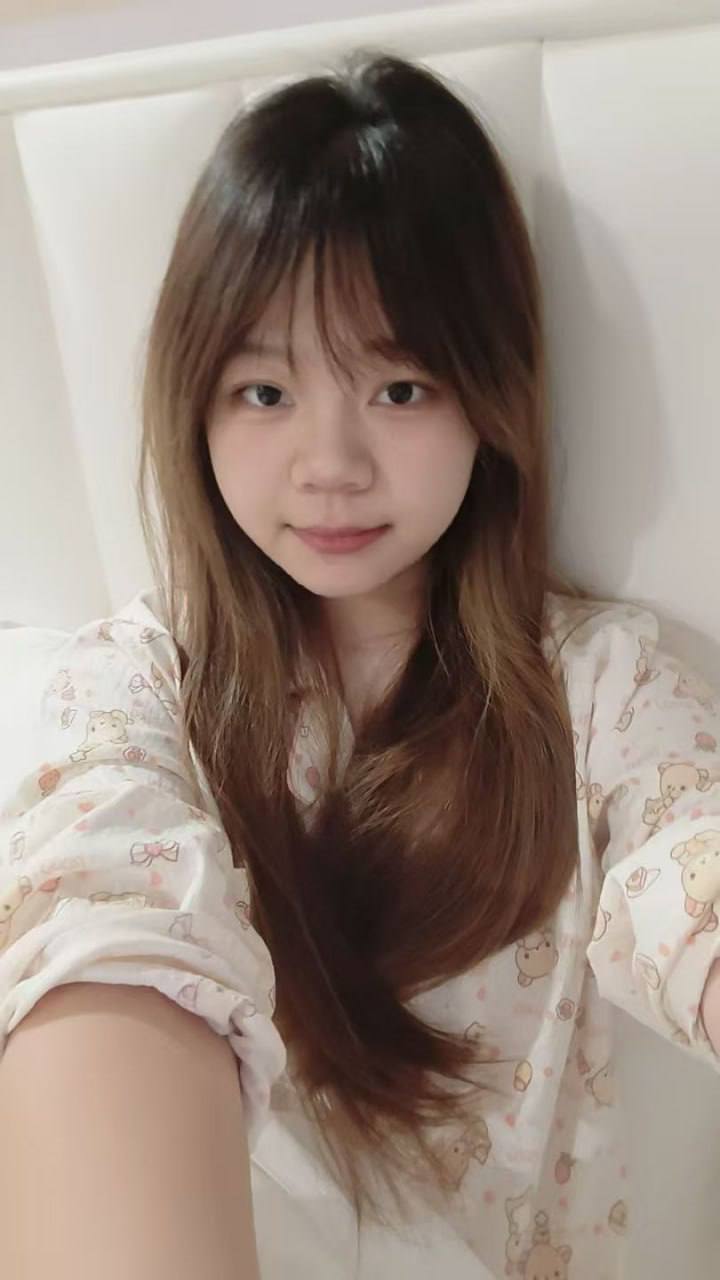 A933