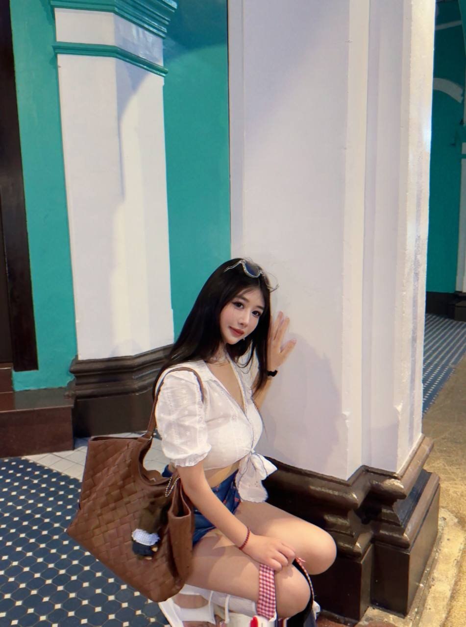 B383
