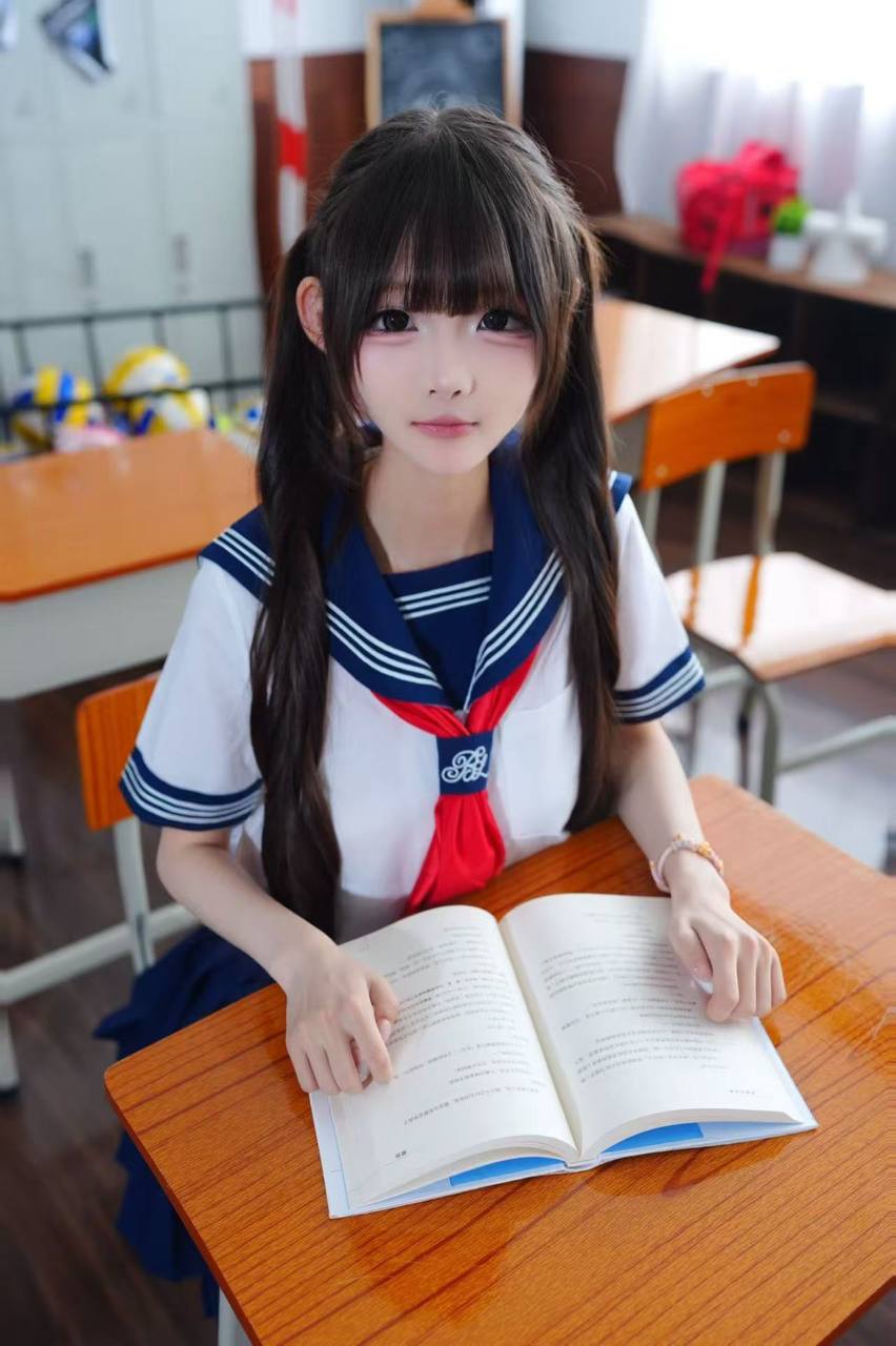 D884