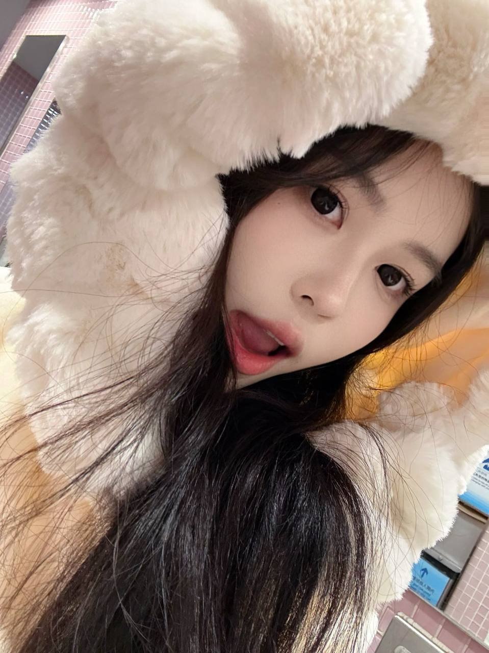 E214