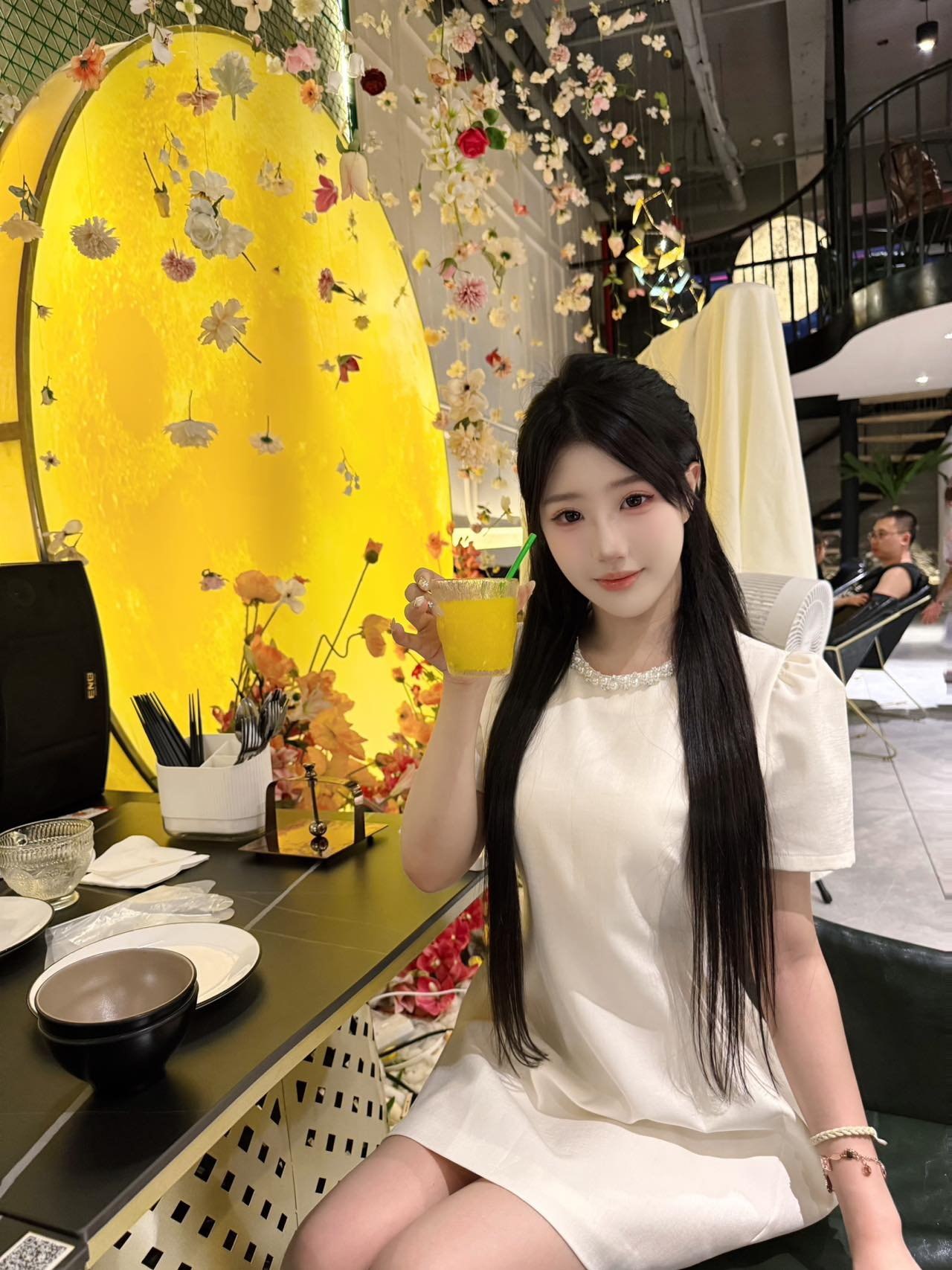 E232