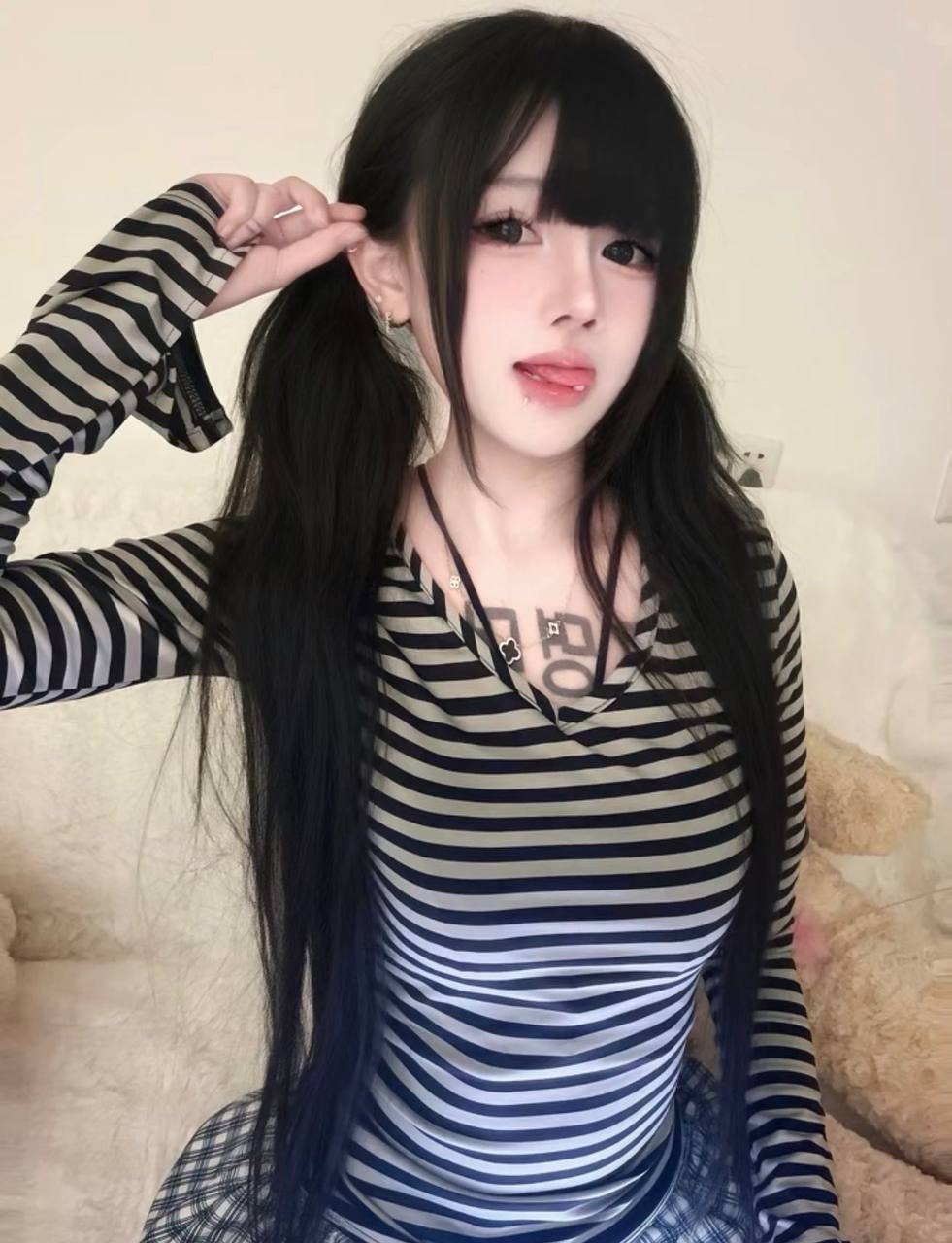 E271