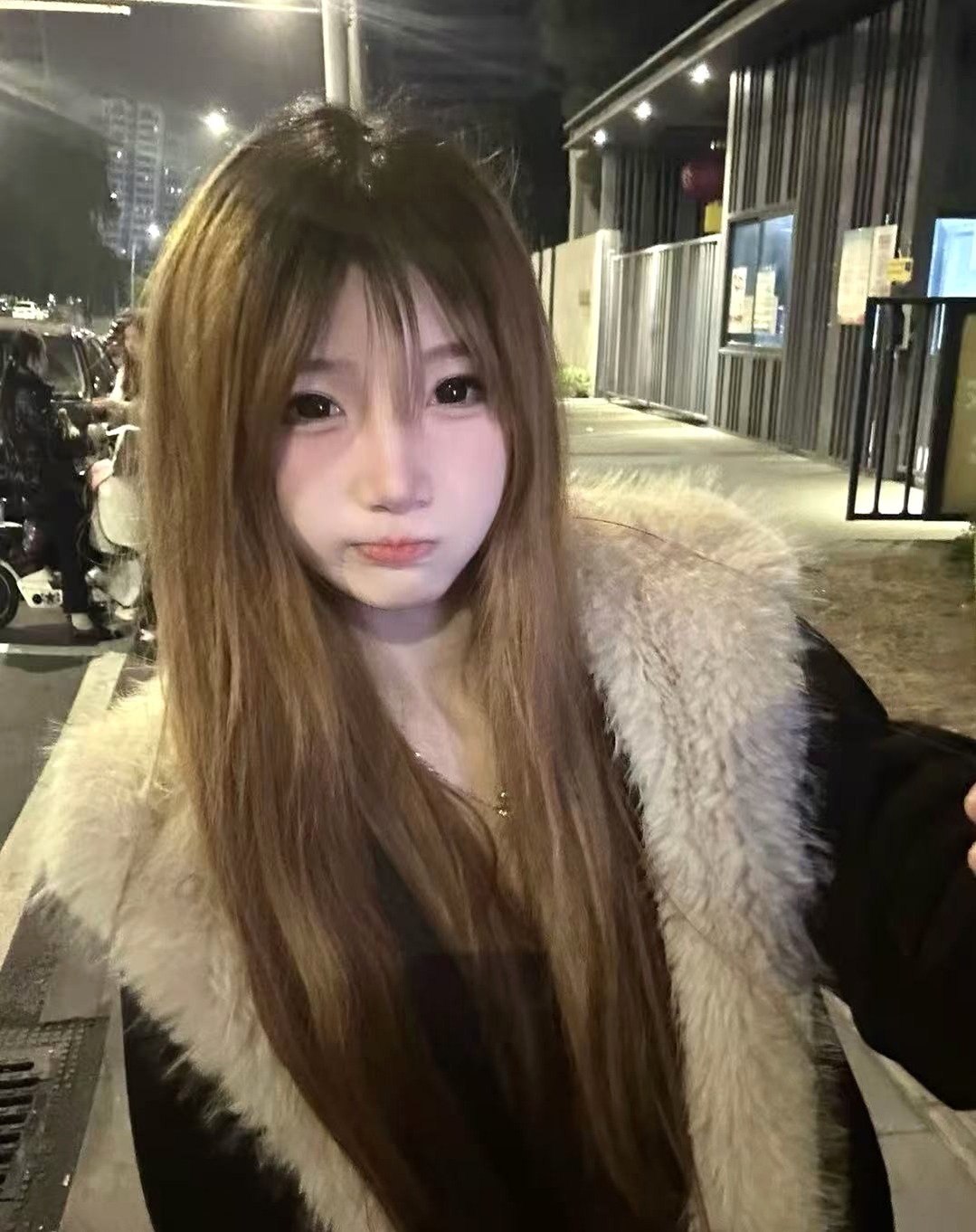 E677