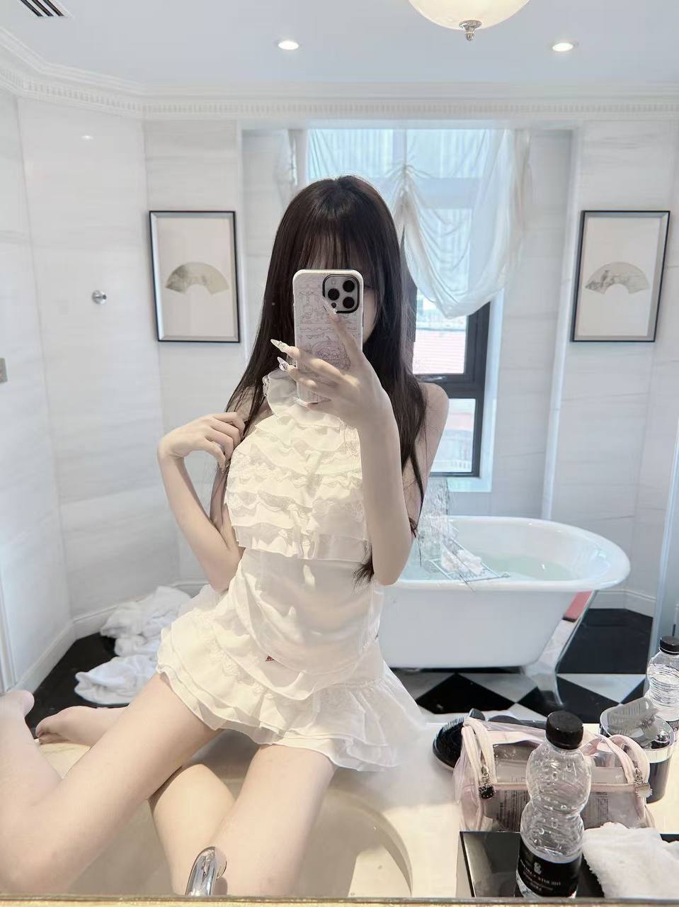 E693
