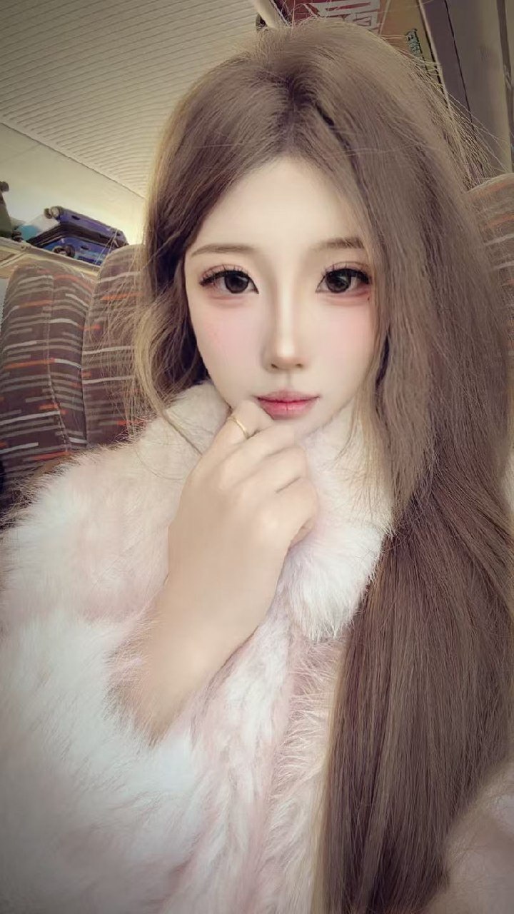 E873