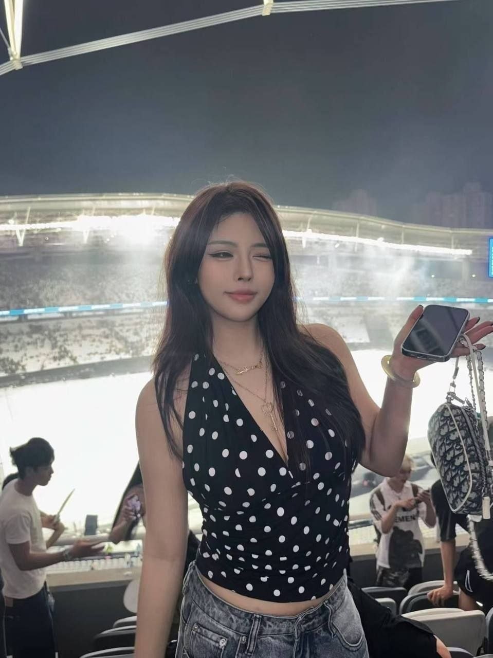 E890