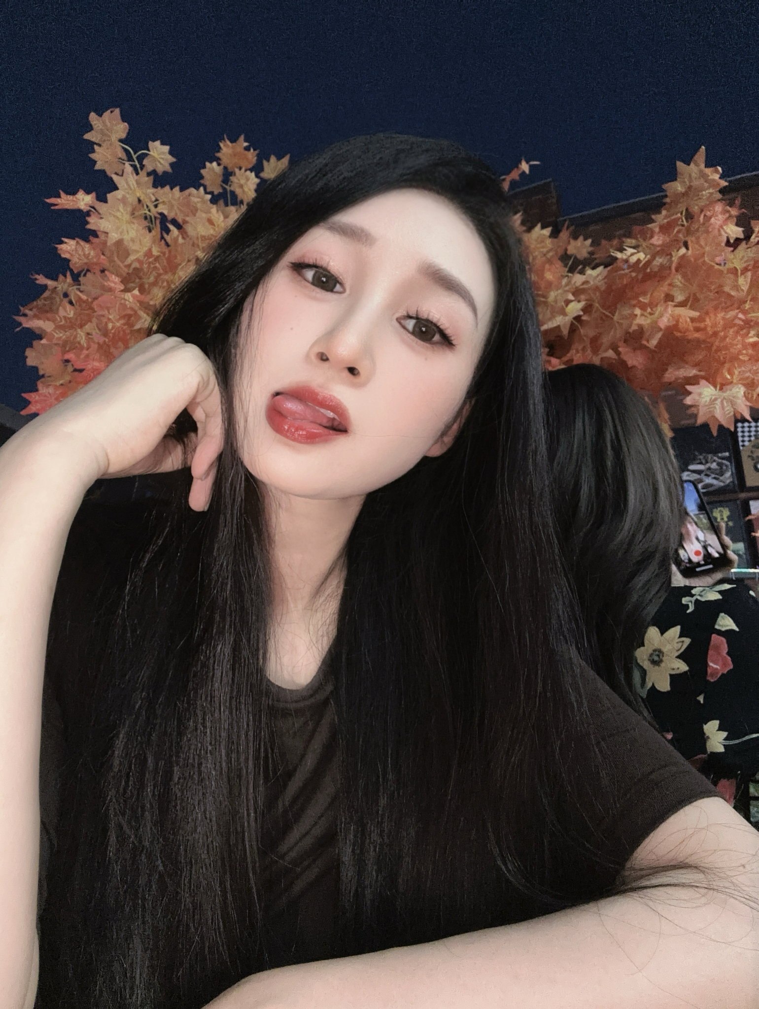E979