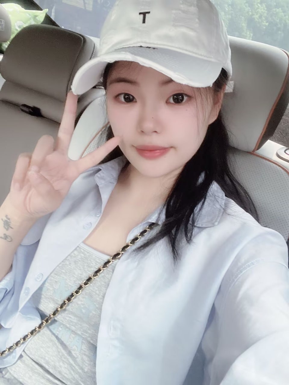 E981
