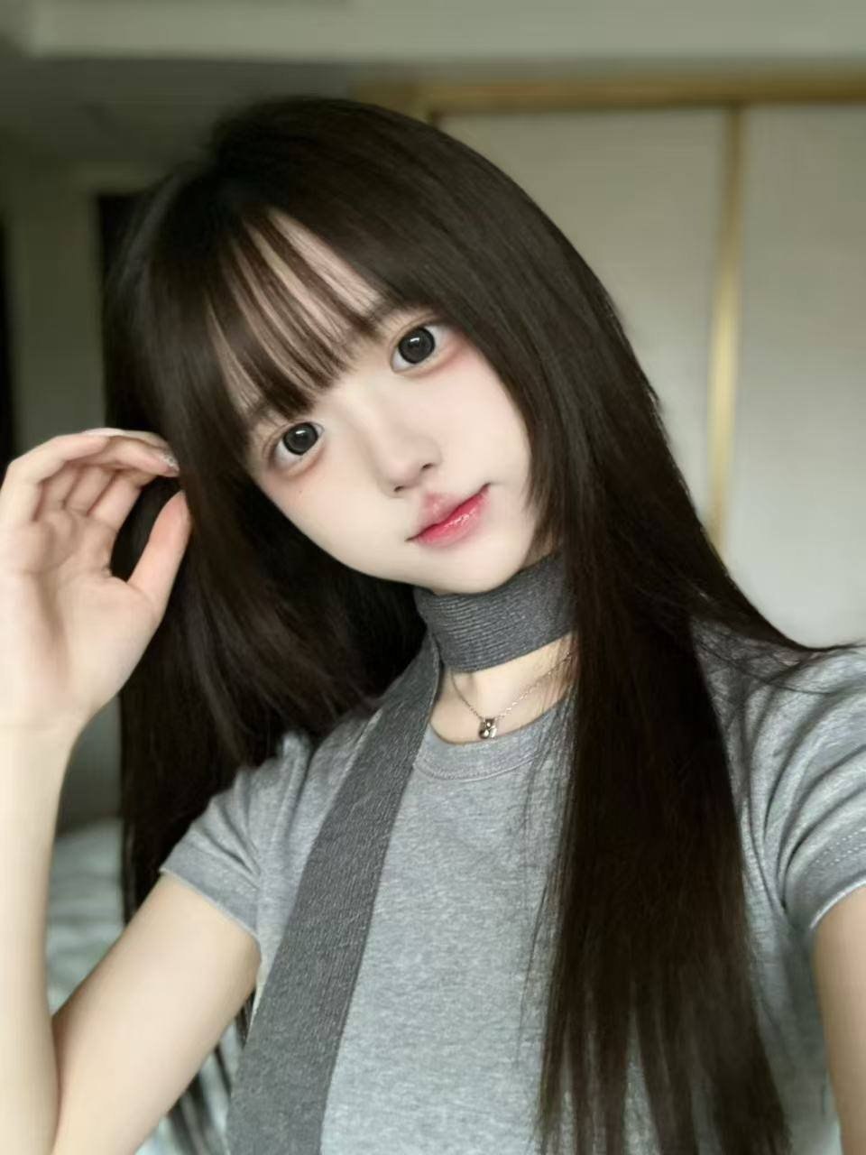 F483