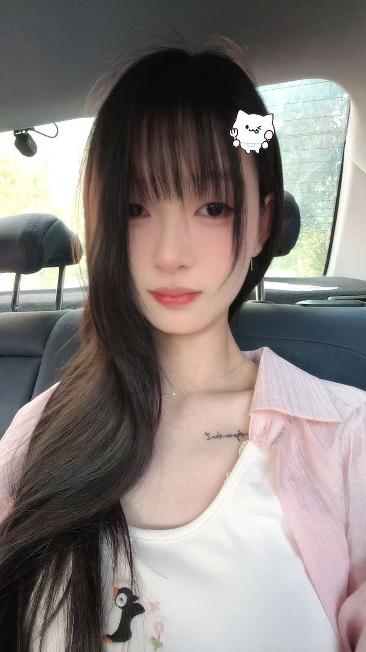 F922