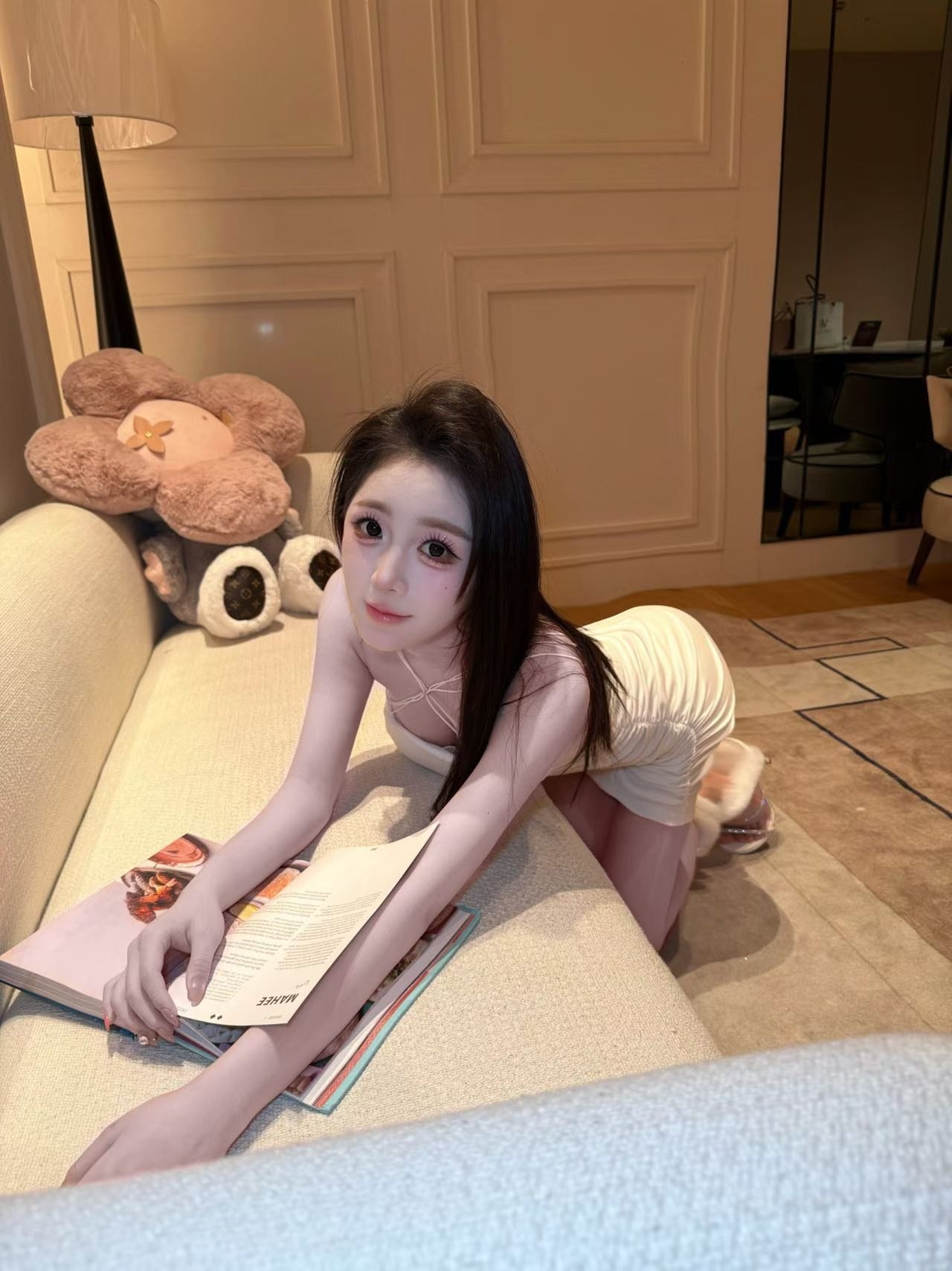 US6008