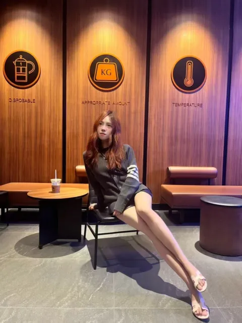B064
