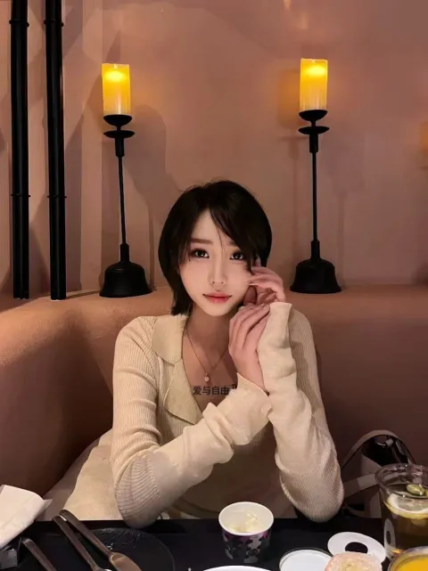 B318