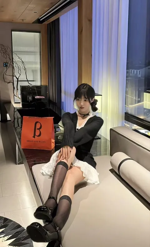 B378