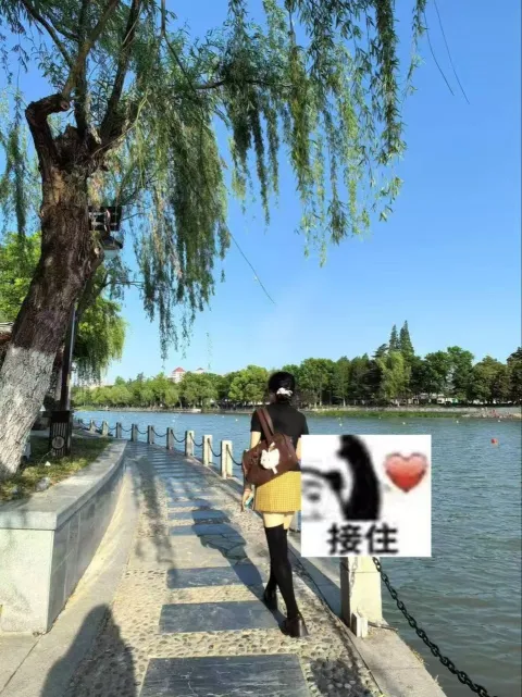 B421