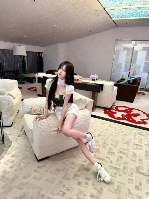 B423