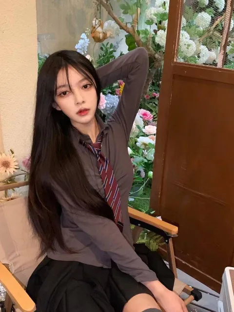 B683