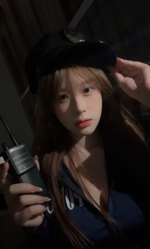 B693