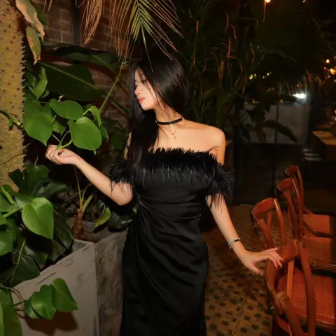 B704