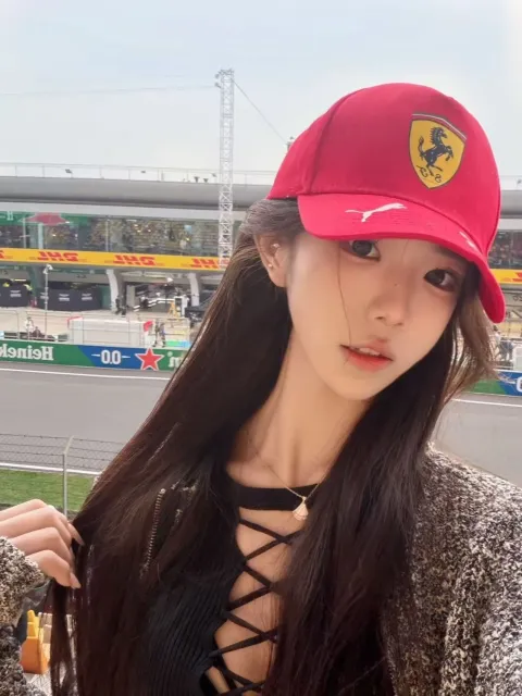 B821