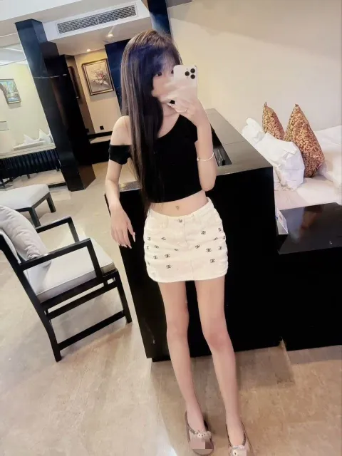 B823
