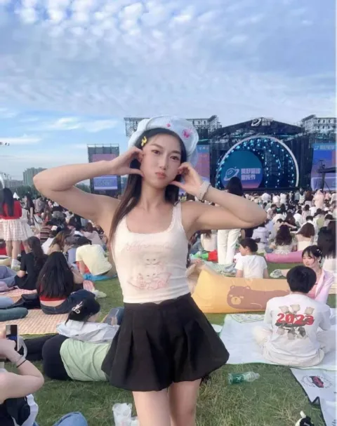 B888