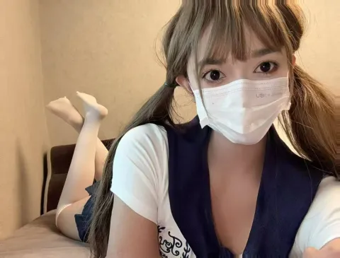 B943