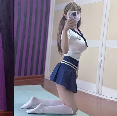 B943