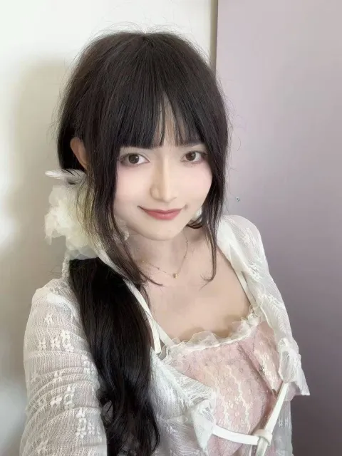 B943