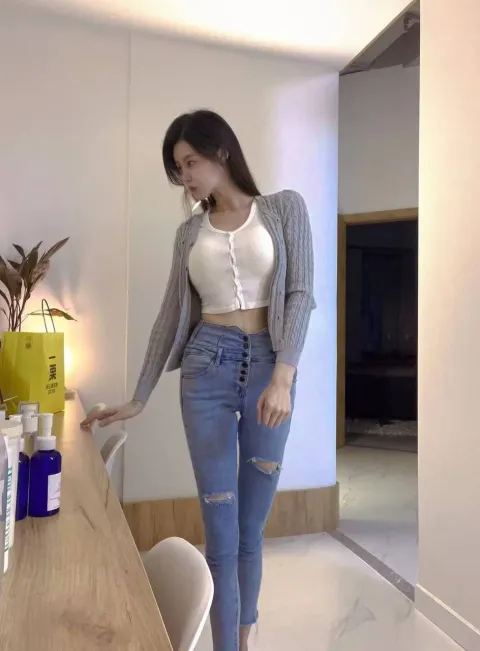 B945