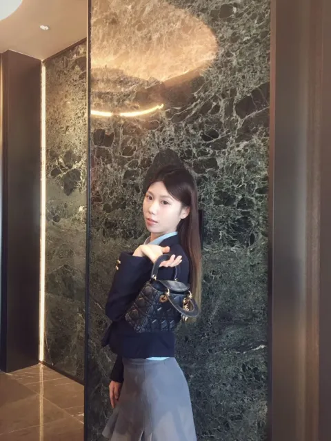 C943