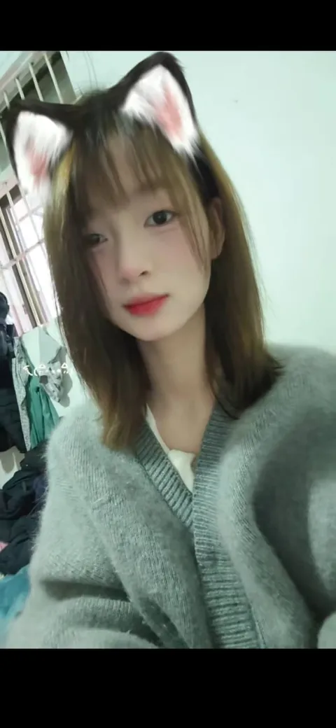 D049