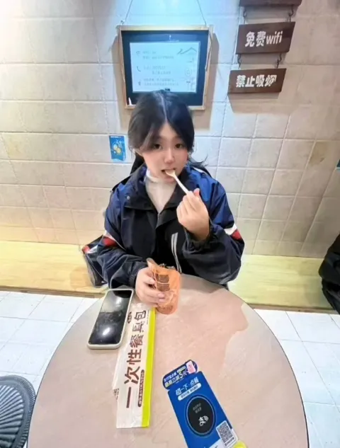 D349
