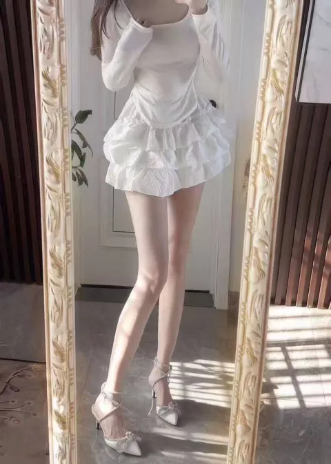 D493