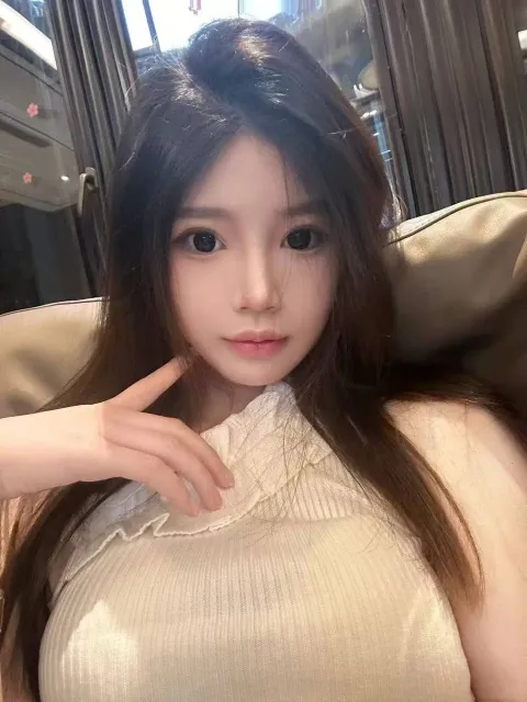 D553