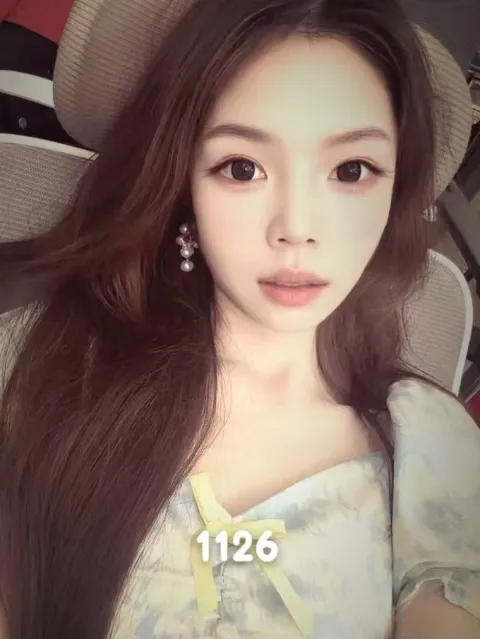 D561