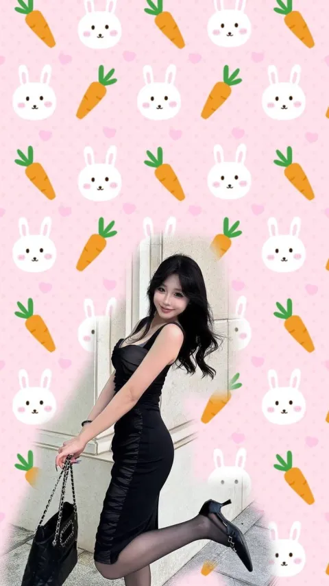 D718