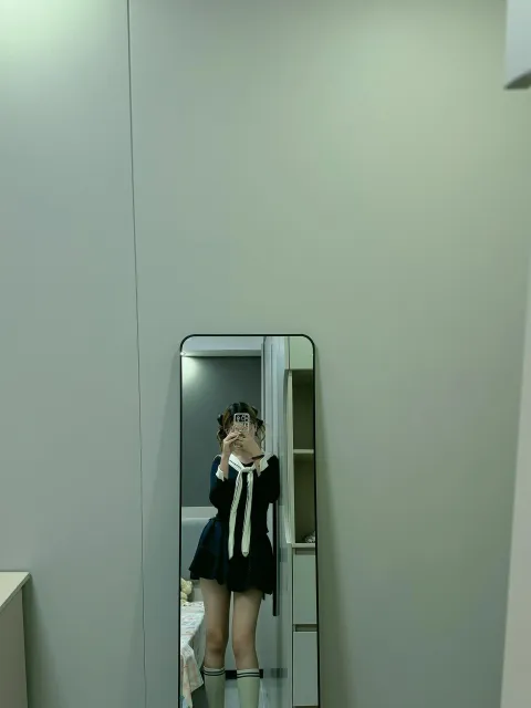 D747