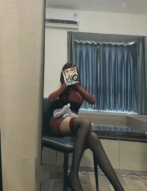 D747