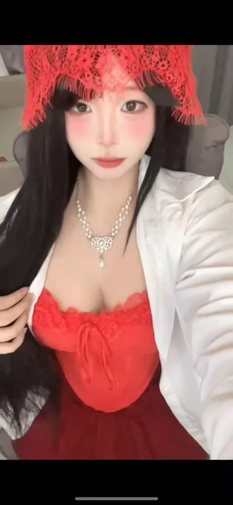 D773