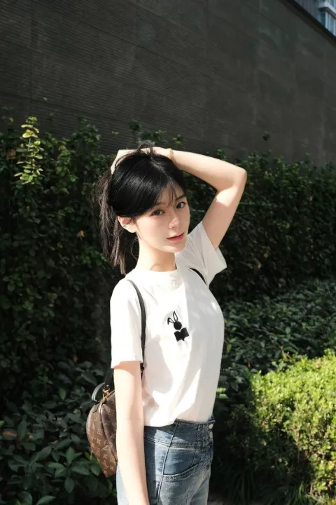 D826