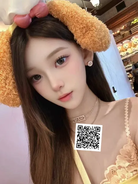 D827