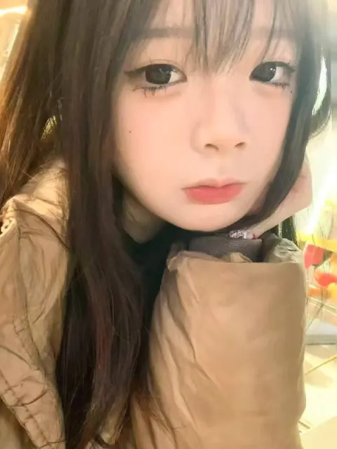 D875