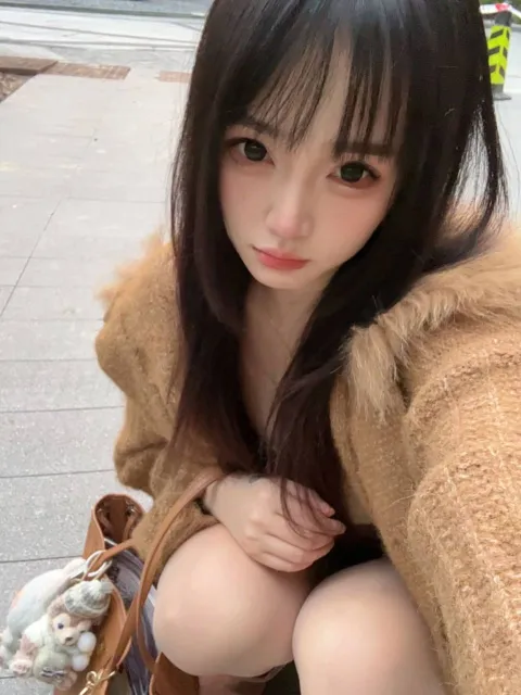 D878