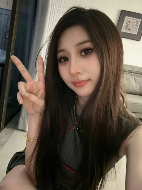 D879