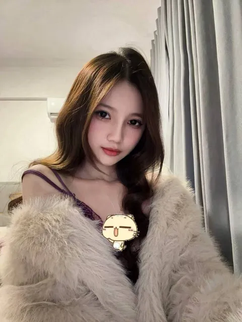 D889