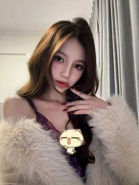 D889
