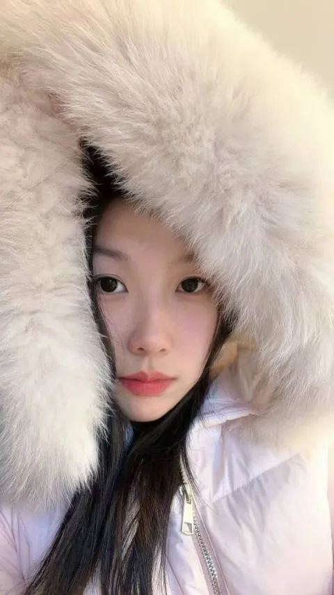 D913