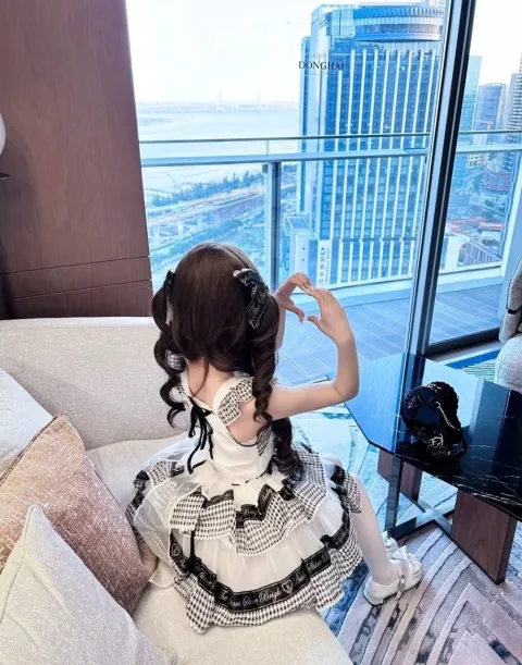 E025