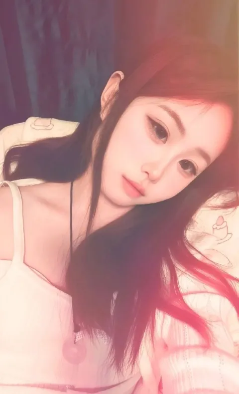 E025